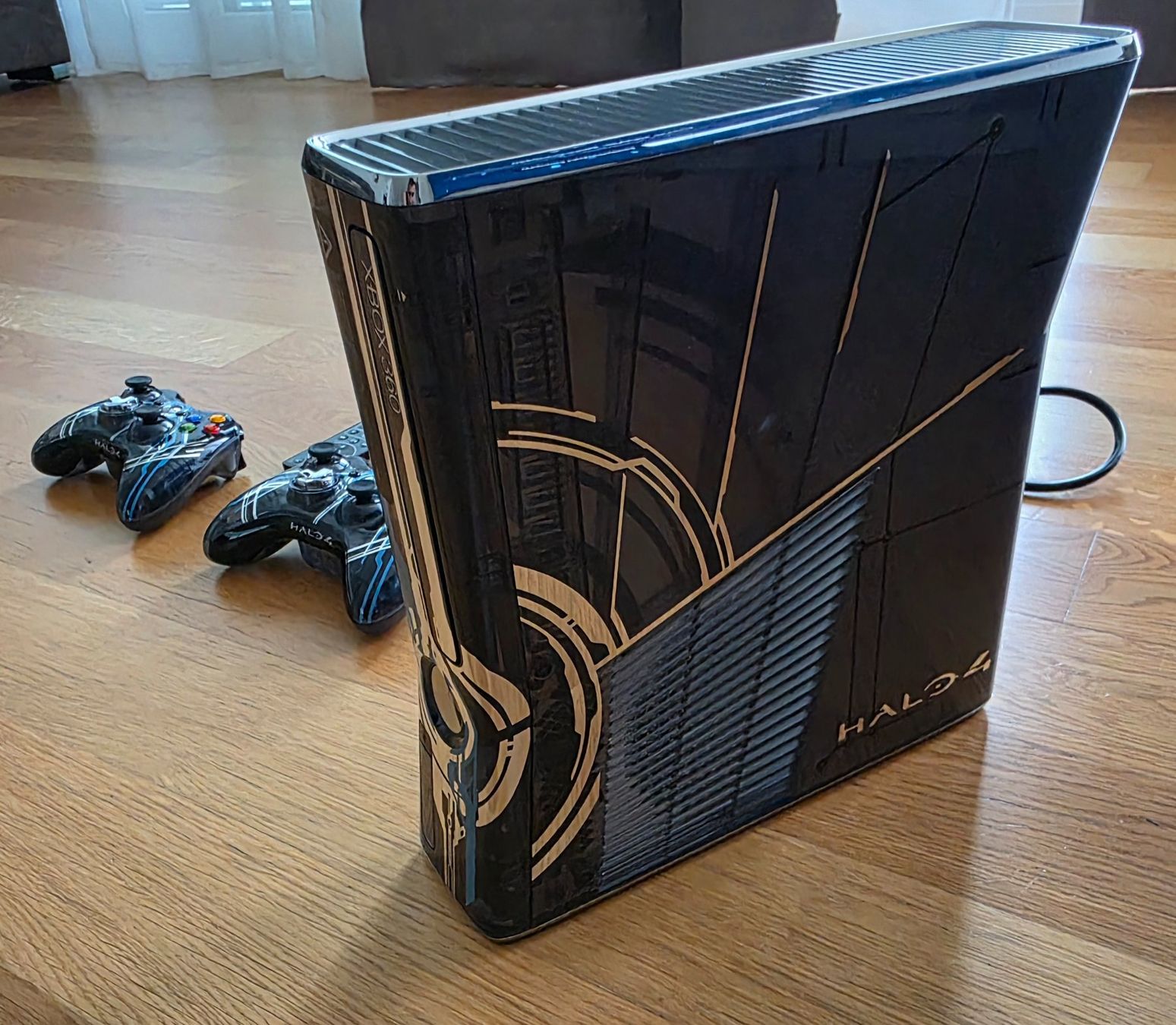 Console: Xbox 360-Limited Edition Halo 4 – Usato da Schaffhausen venduto da ang_bt75 4