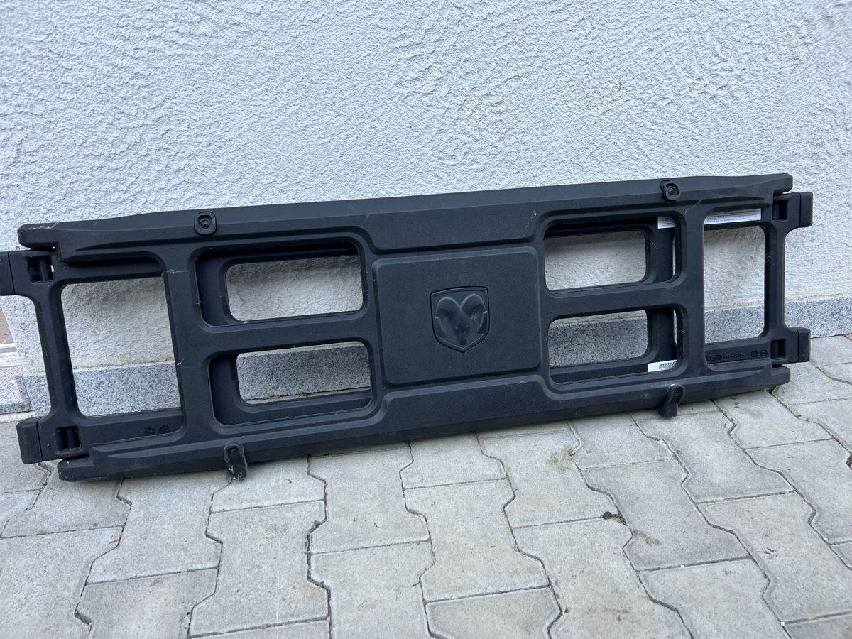 Dodge Tutti i ricambio: Laderaumtrenner Dodge Ram 1500 Rambox – Usato da Buus venduto da Knorrli85