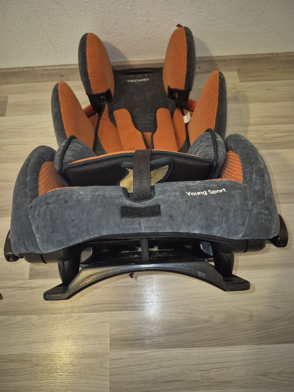 Recaro Auto-Kindersitze: RECARO Young Sport – Gebraucht aus Winterthur von Lumi11 6