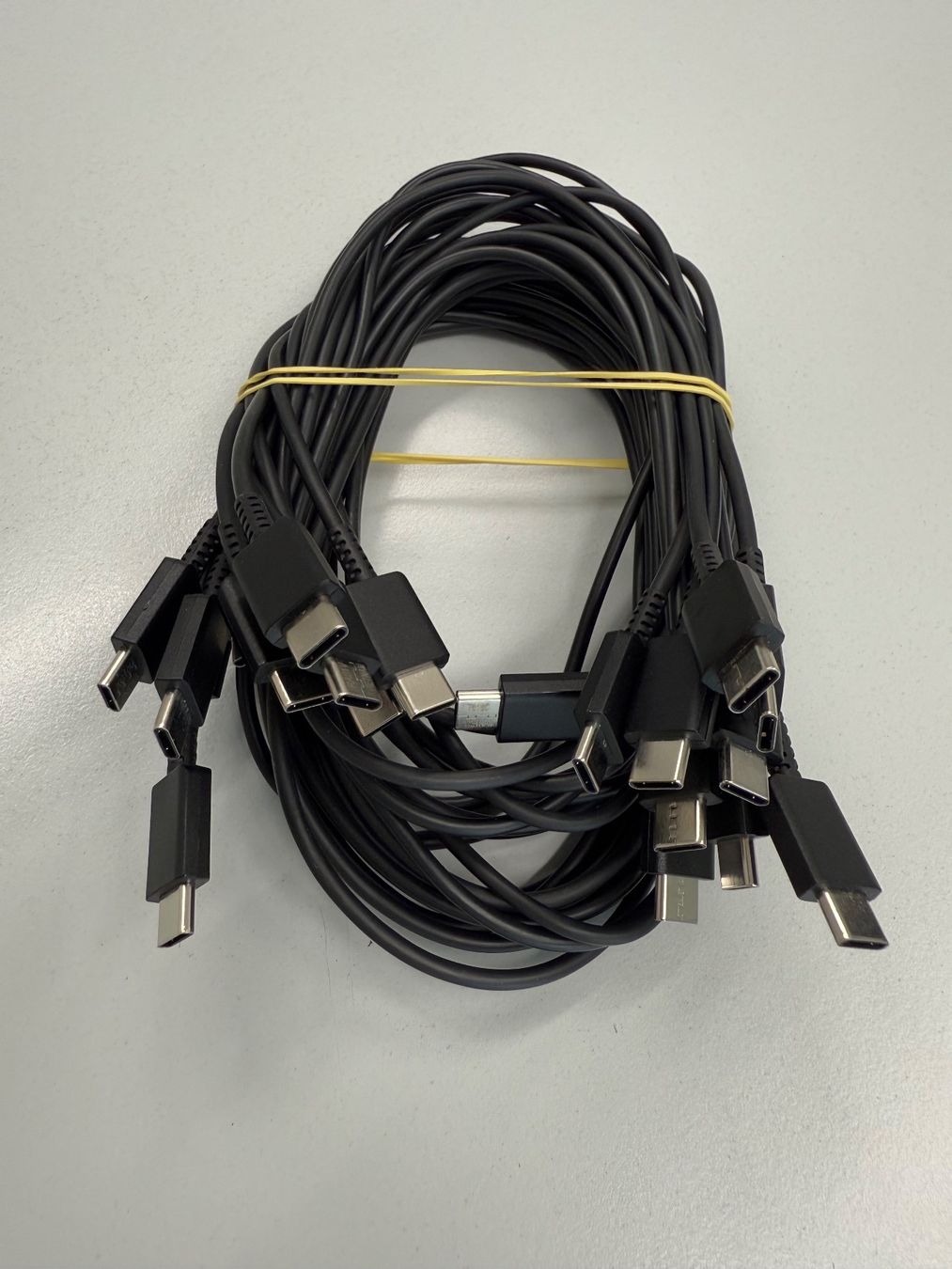 Samsung Kabel: Lot de 10 câbles Original Samsung  USB-C vers USB-C – Gebraucht aus Zug von ElPhone