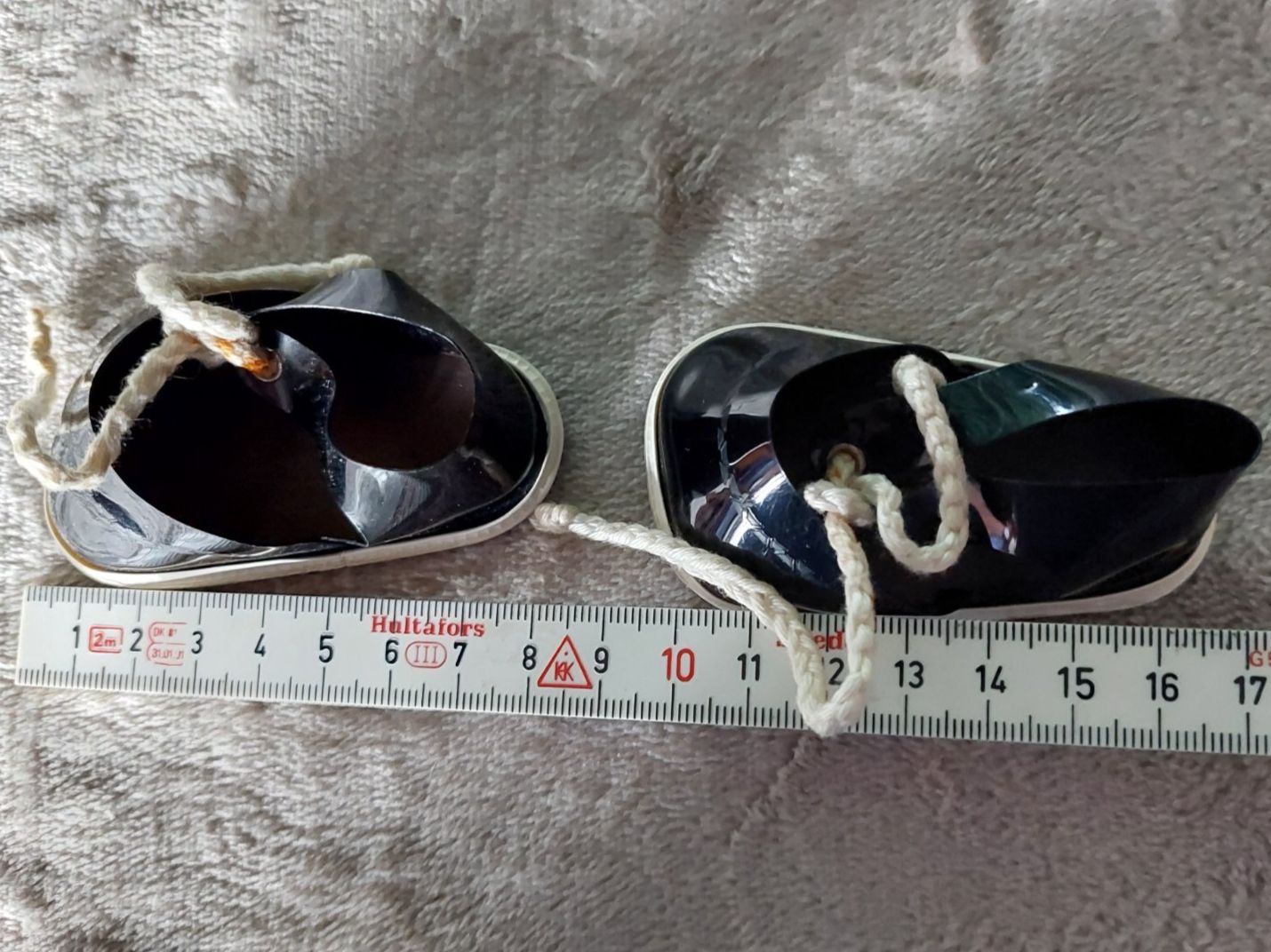 Bambole: Ältere herzige Puppenlackschühli – Usato da Otelfingen venduto da silver-moon 2