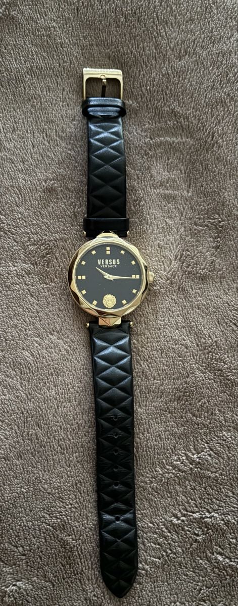 Versace Orologi: Versace Versus Uhr – Nuovo (secondo la descrizione) da Kloten venduto da Mery1982