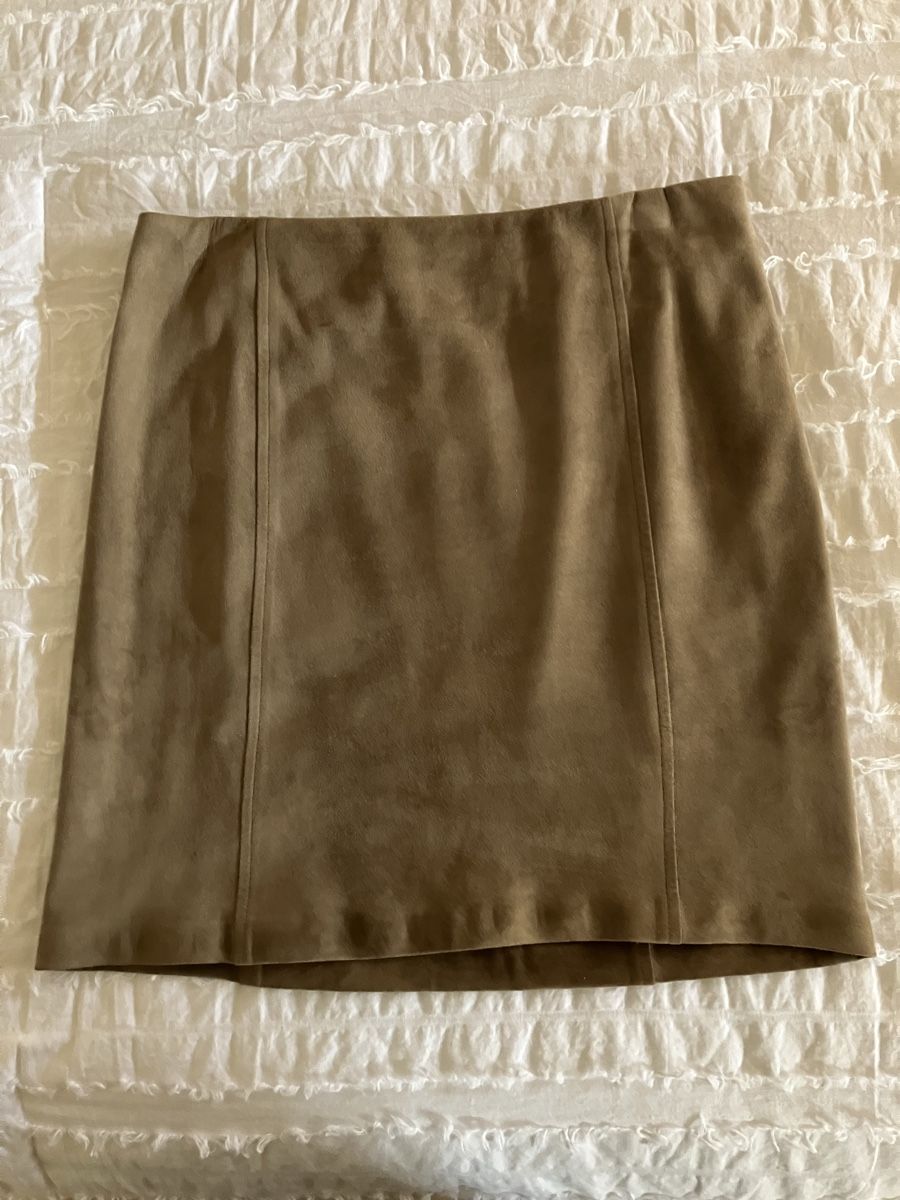 Ralph Lauren Gonne: Ralph Lauren - jupe courte en daim beige – Usato da Vich venduto da SophieCo