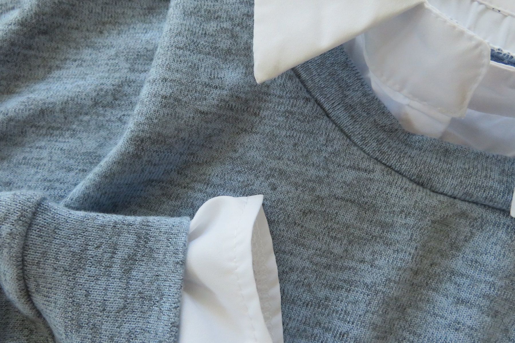 Pulls & Sweat-shirts: Pullover mit Bluseneinsatz Grösse 38 – Neuf (Voir description) à Wil ZH par Tamagy 1
