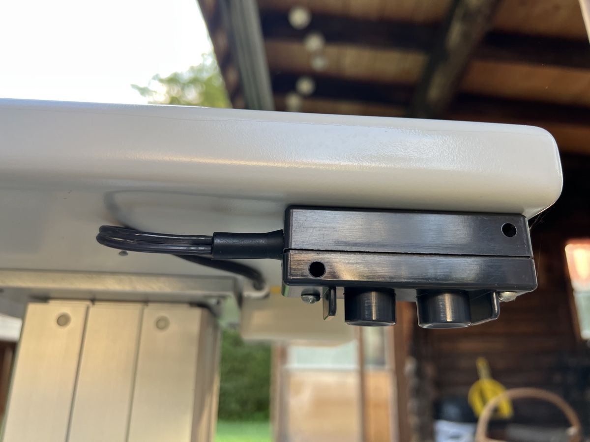 Tavoli: Stehtisch elektrisch höhenverstellbar mit Rollen – Usato da Saanen venduto da Hanschristian 5