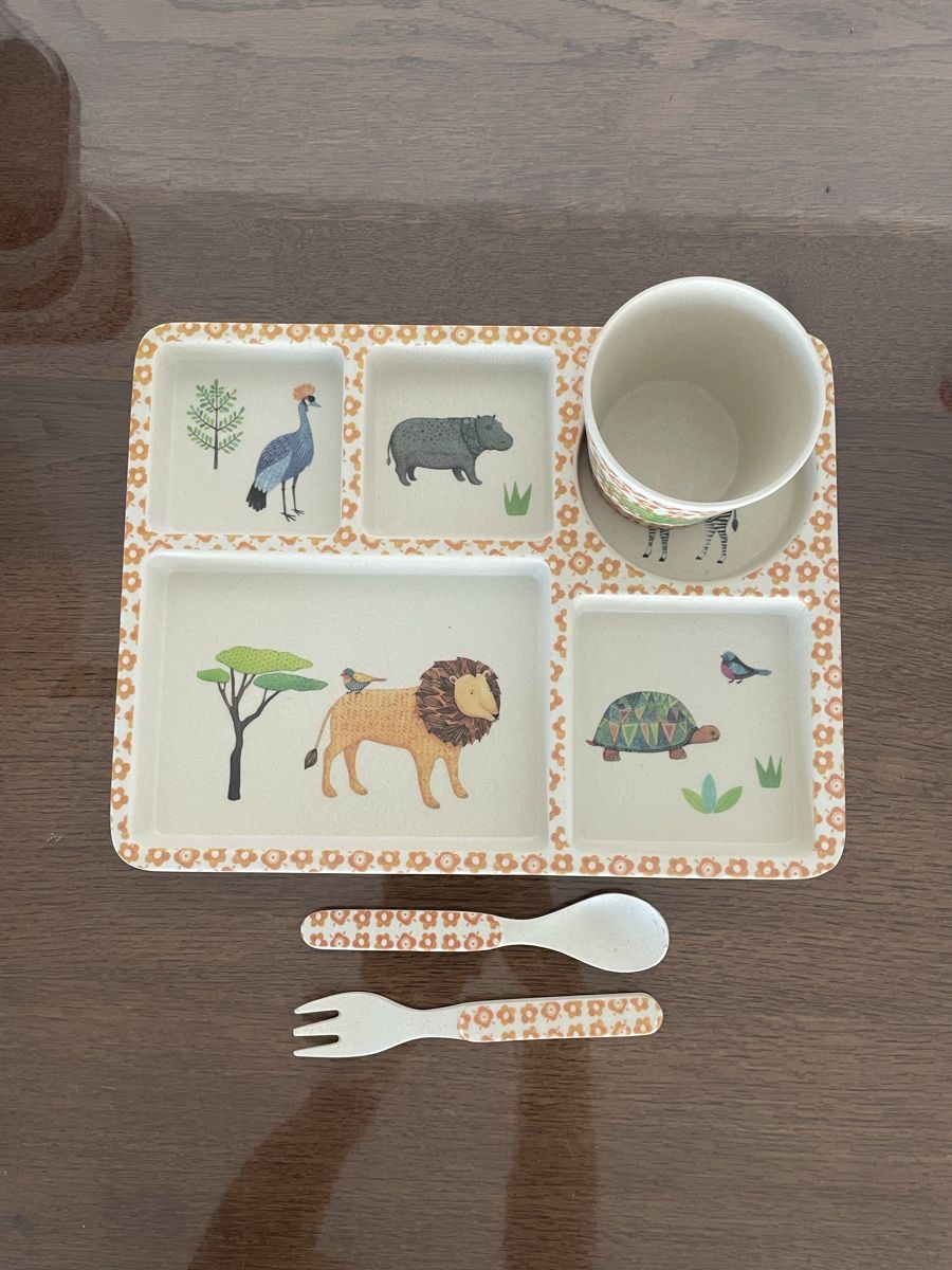 Set di piatti: Bamboo toddler dining set safari theme – Nuovo (secondo la descrizione) da Rüschlikon venduto da Sukhi_H