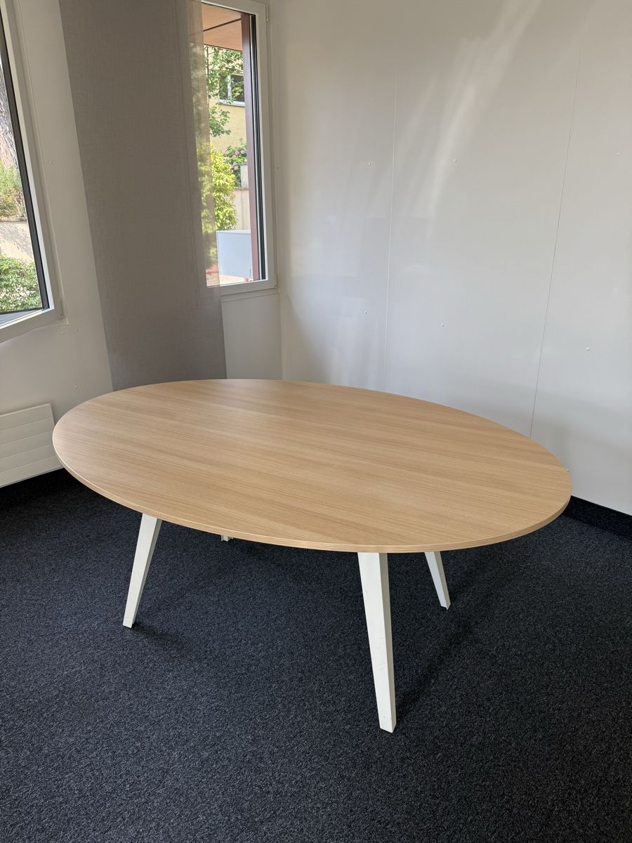 Tavoli: Ovaler Tisch Holzoptik, weiss, modern – Usato da Zürich venduto da Egsakt 6