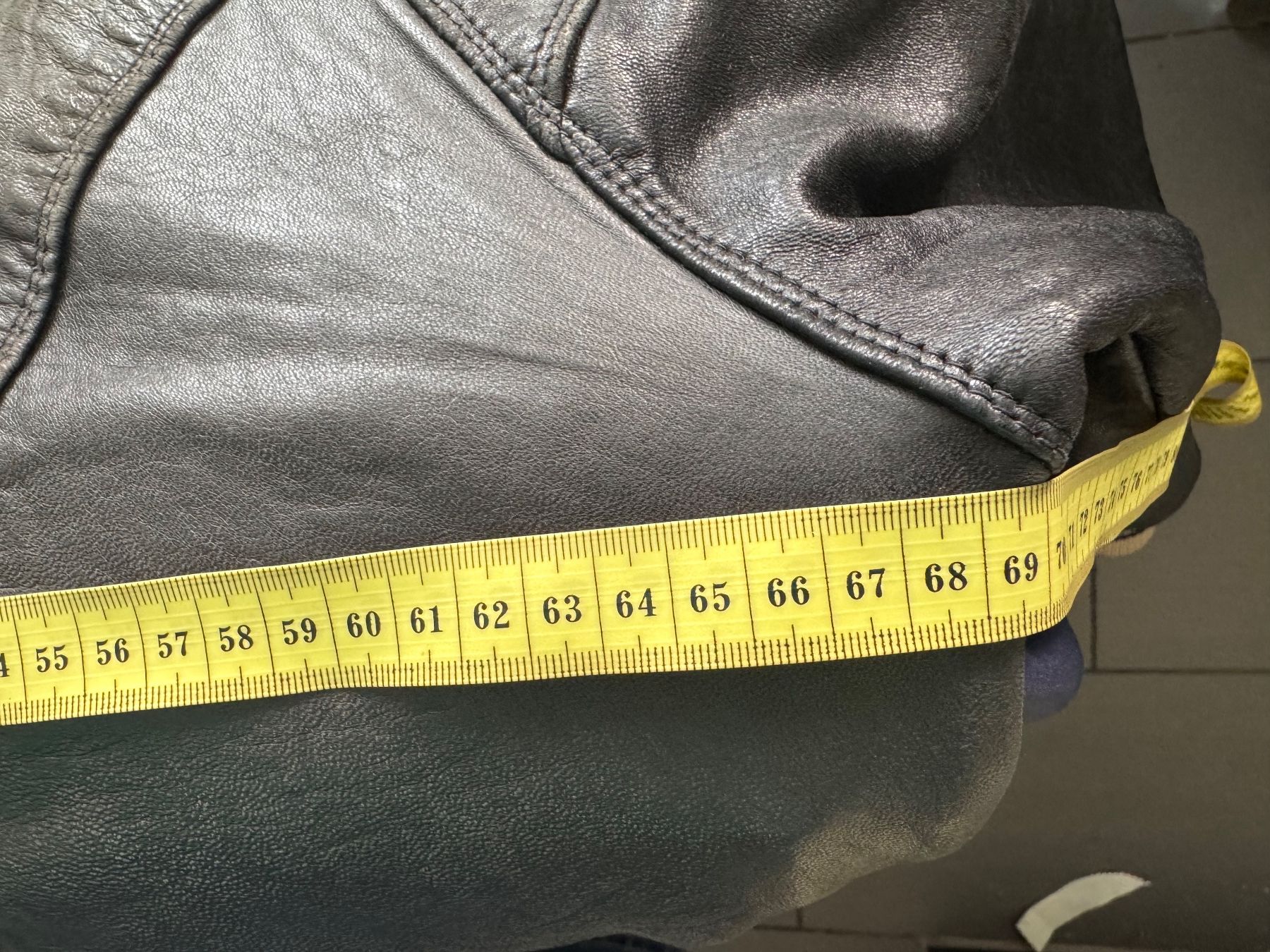 Jacken: Leder Bomberjacke – Gebraucht aus Obfelden von cesarina10 5