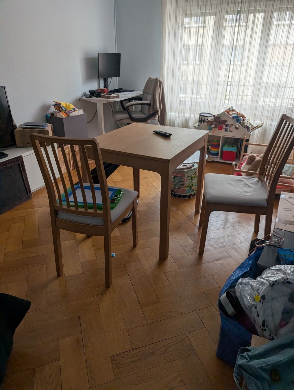 Ikea Tavoli: IKEA TONSTAD extendable table with 4 chairs – Usato da Basel venduto da mat_jm7x