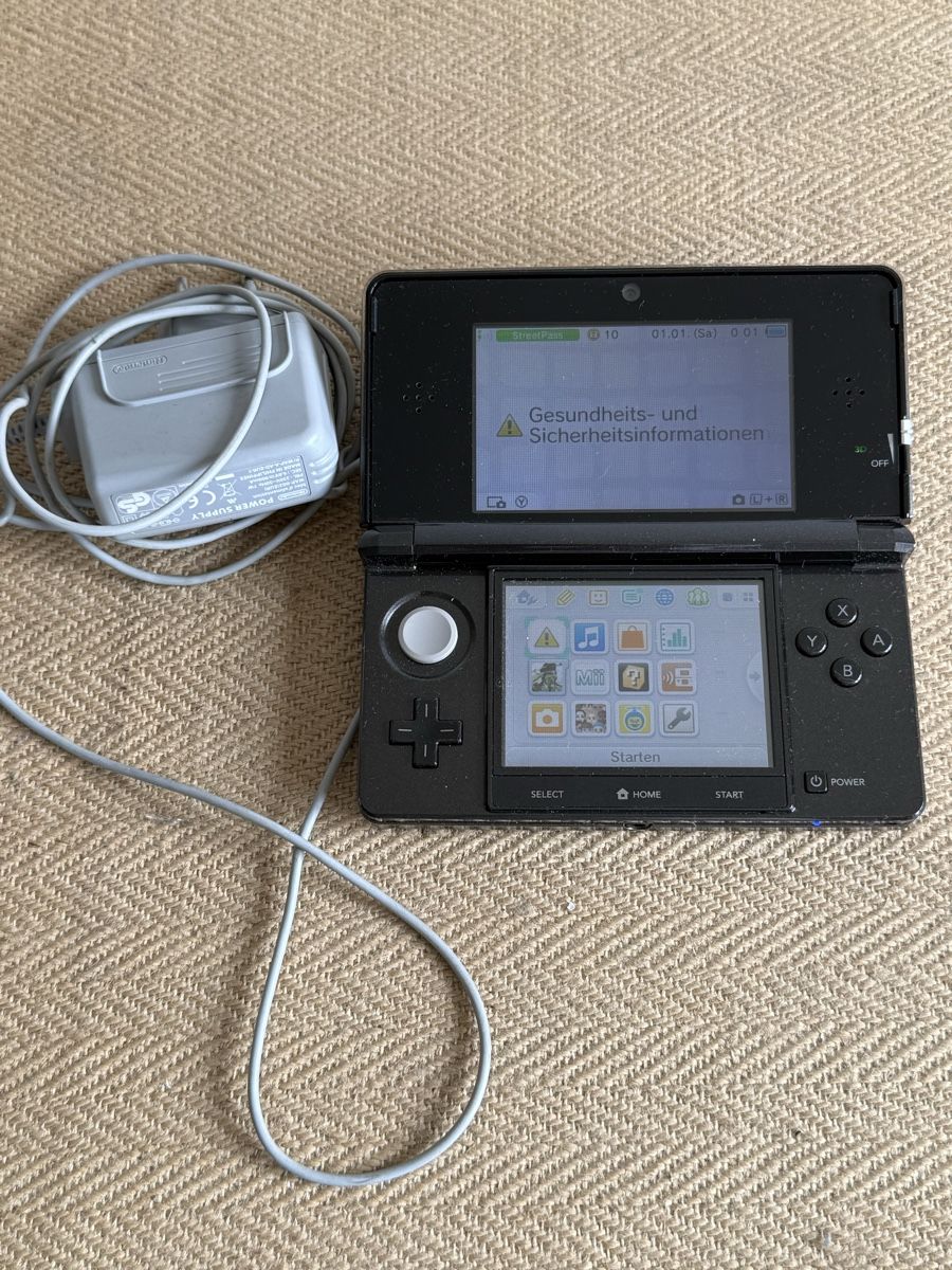 Nintendo Console: NINTENDO 3DS Konsole Spielkonsole mit Netzteil – Usato da Konolfingen venduto da petzipetz
