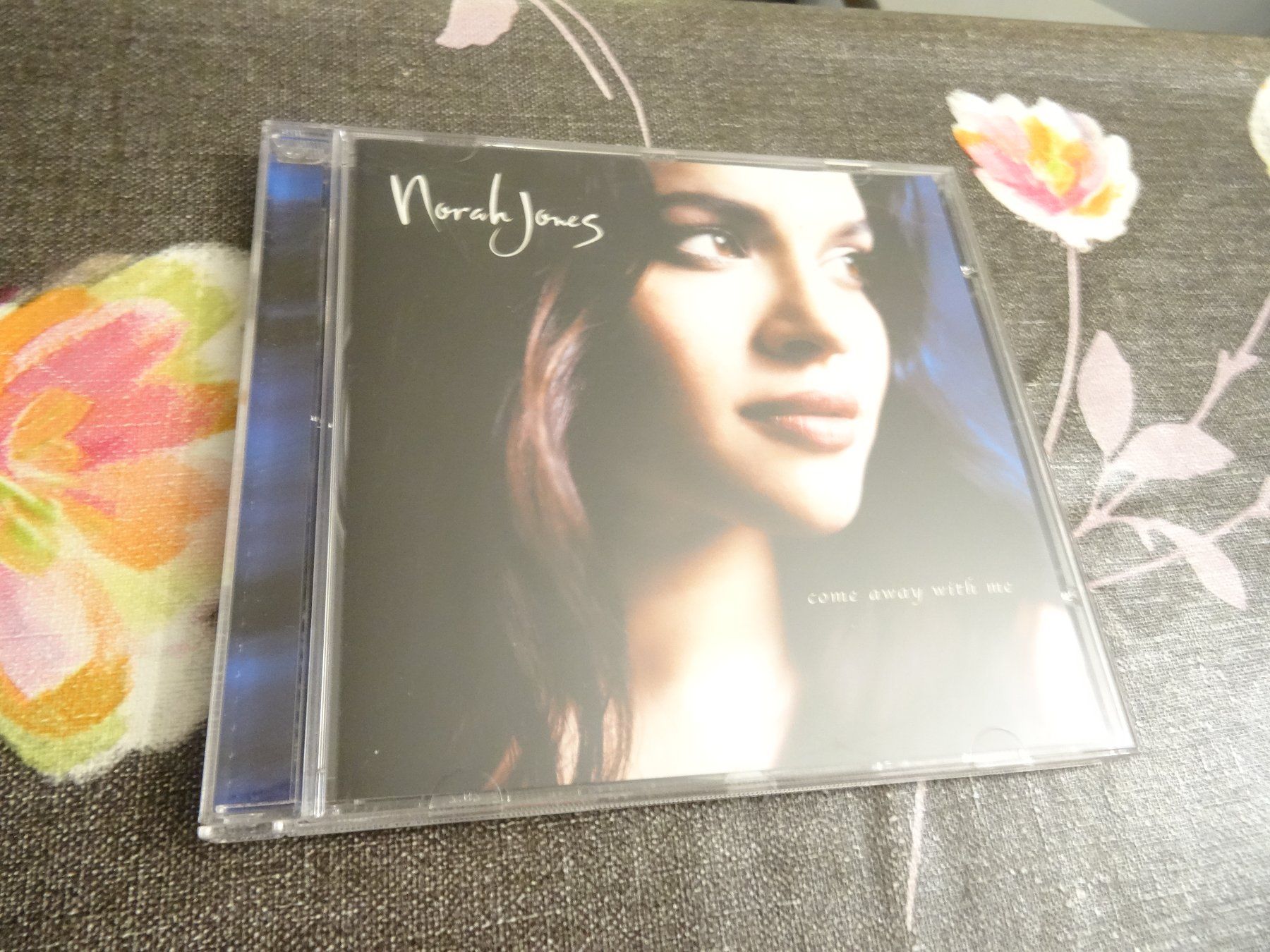 CDs: Norah Jones - Come Away with me CD – Gebraucht aus Olten von Disc-Ausverkauf