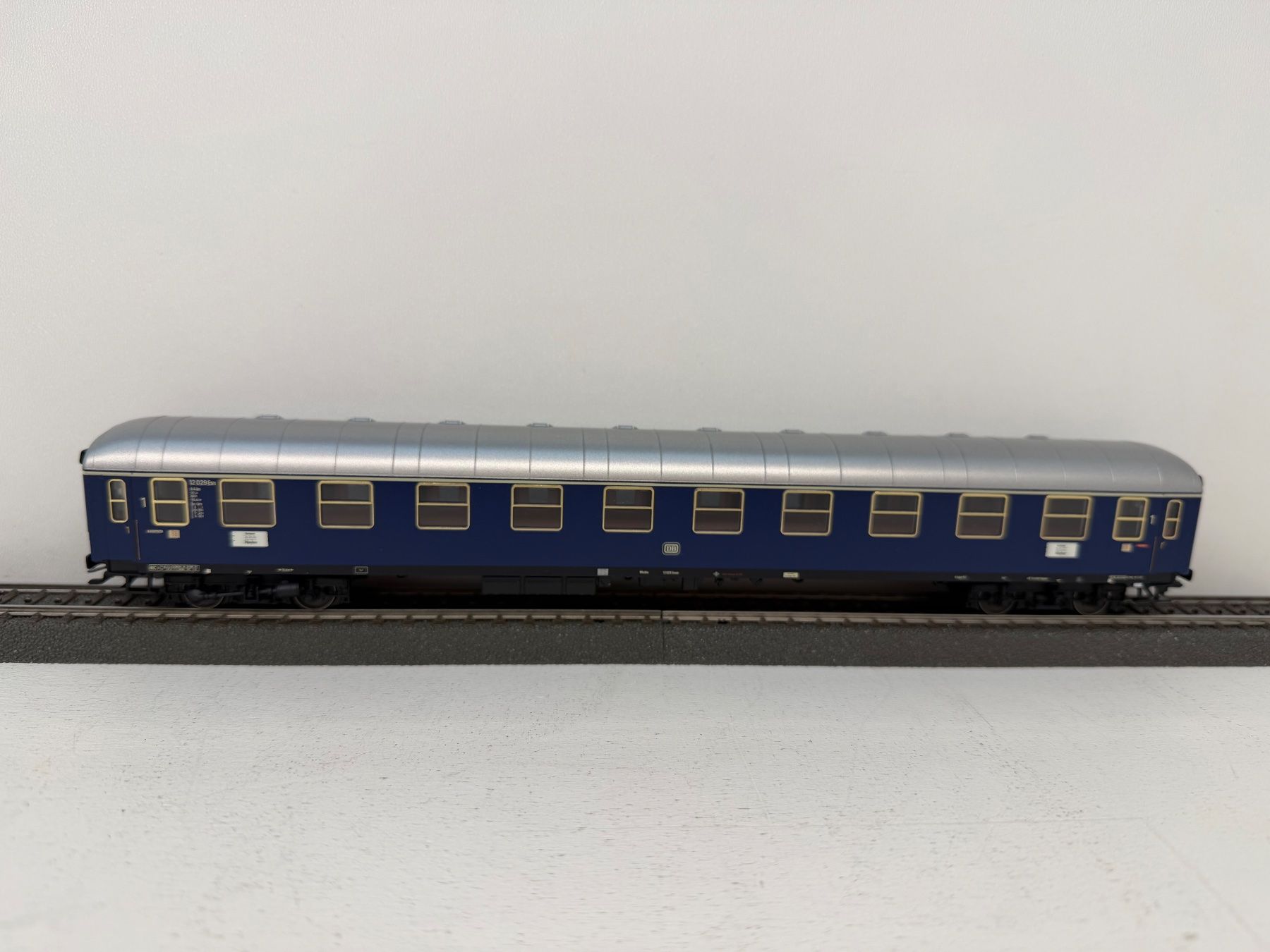 Märklin Modellini di ferrovie: Märklin 43910 Schnellzugwagen DB – Usato da Büsserach venduto da ModellbahnDepot 2