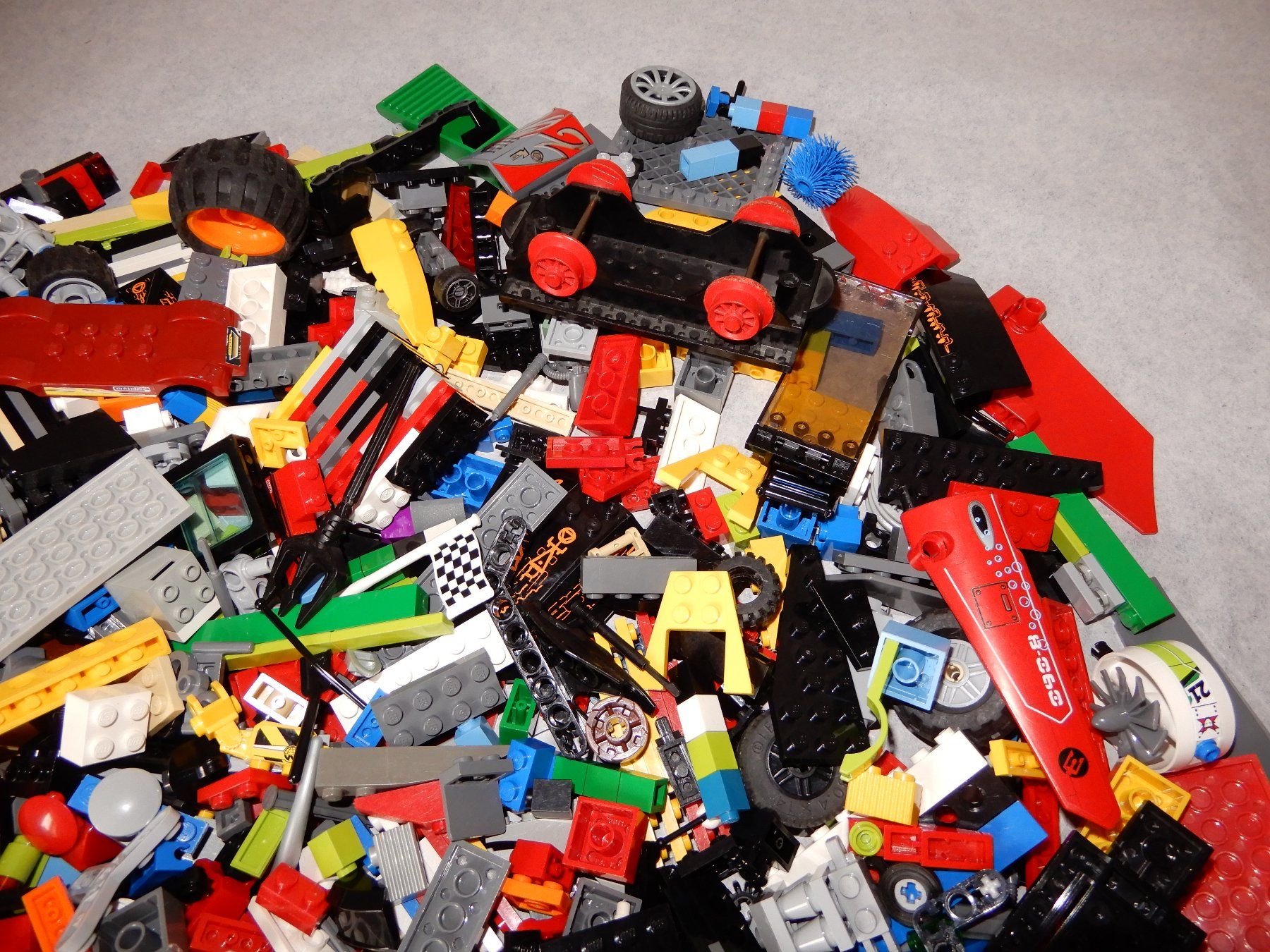 Lego Jeux de construction: LEGO TECHNIC, 1,5 Kilo – D'occasion à Senèdes par tintinette43 7