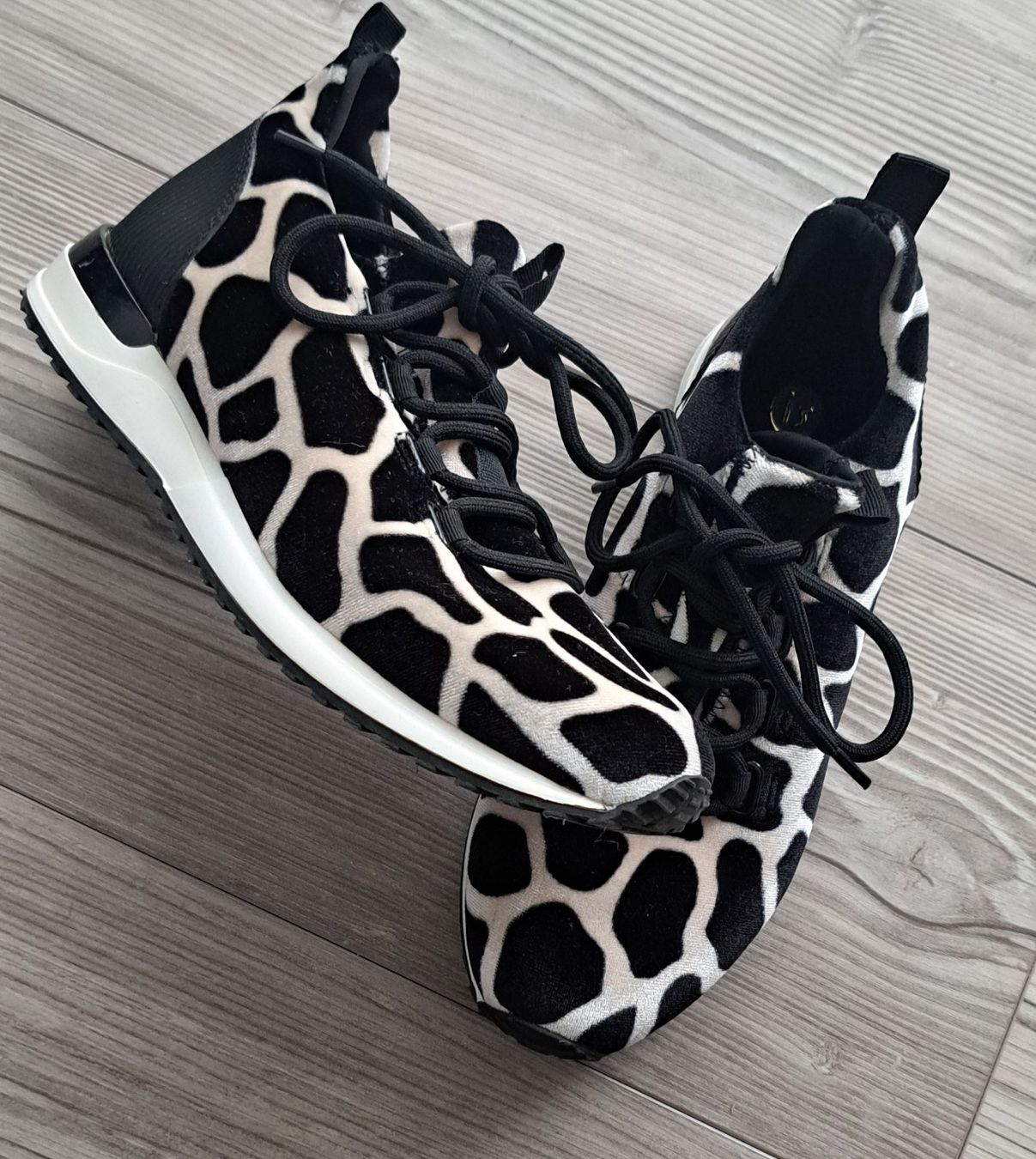 Damenschuhe: Sneaker La Strada Gr 37 – Gebraucht aus Eschenz von Miamix