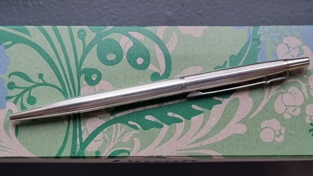 Caran D'Ache Penna & Evidenziatori: 2 Stylos Caran d'Ache vintage (1980) argentés – Usato da Genève venduto da pao_8srw 4