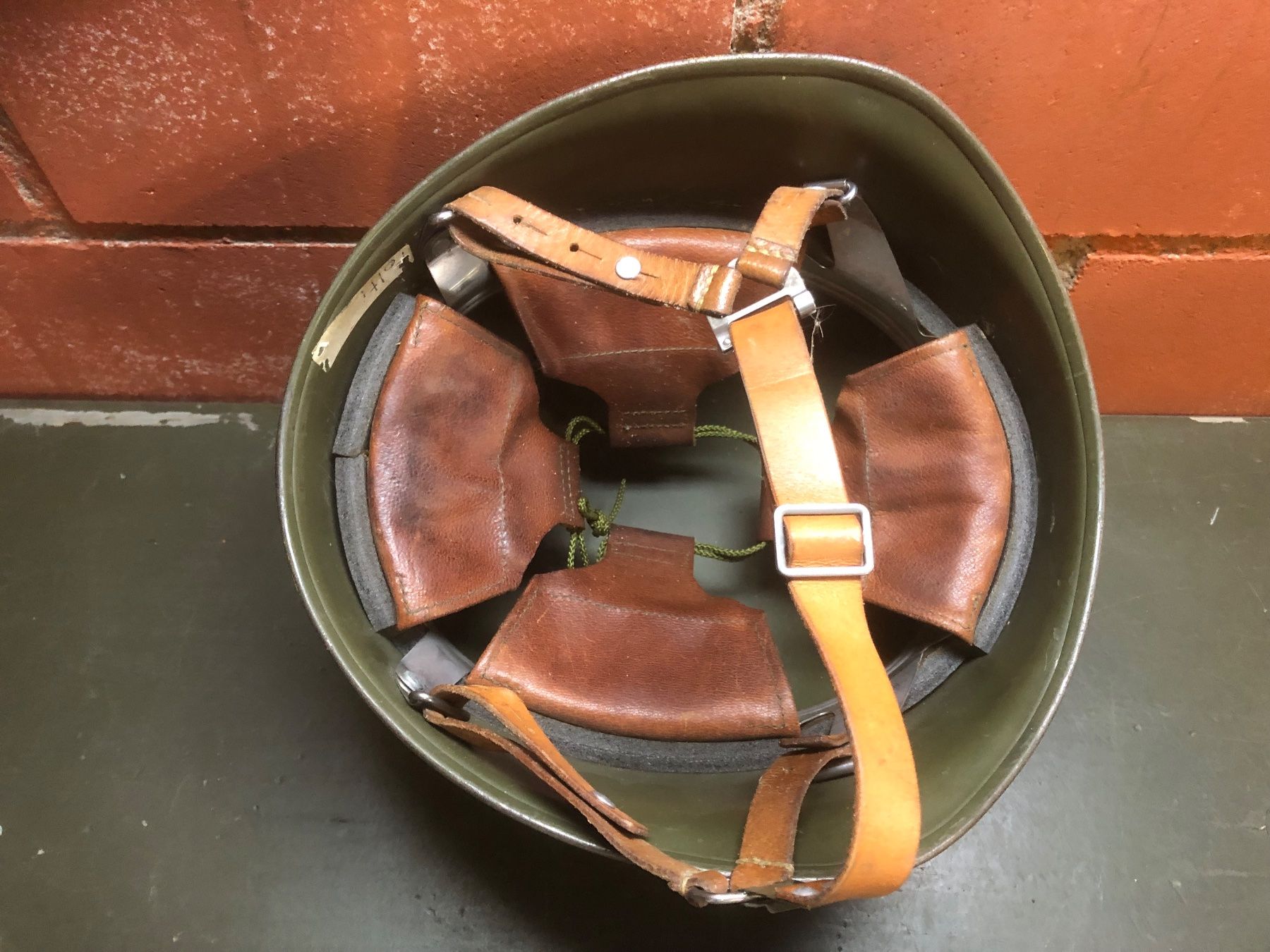 Schweizer Armee Uniformi & Effetti personali: Schweizer Armee Helm 71 Militärhelm Armeehelm Stahlhelm – Usato da Madiswil venduto da TEMISO 3