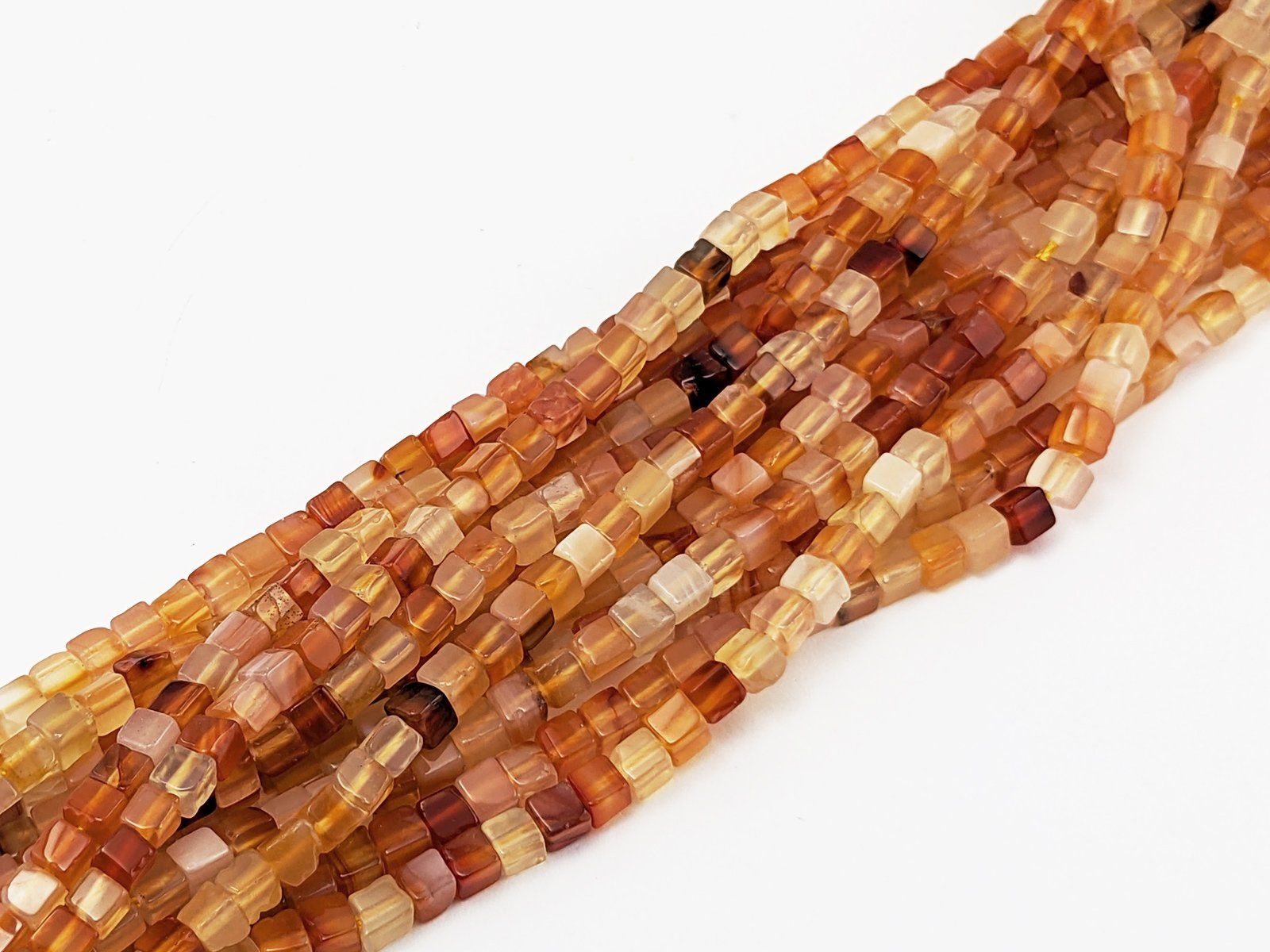 Minerali & Pietre curative: Karneol Würfel Strang 4mm – Nuovo e nell'imballaggio originale da Meilen venduto da GypsyCat