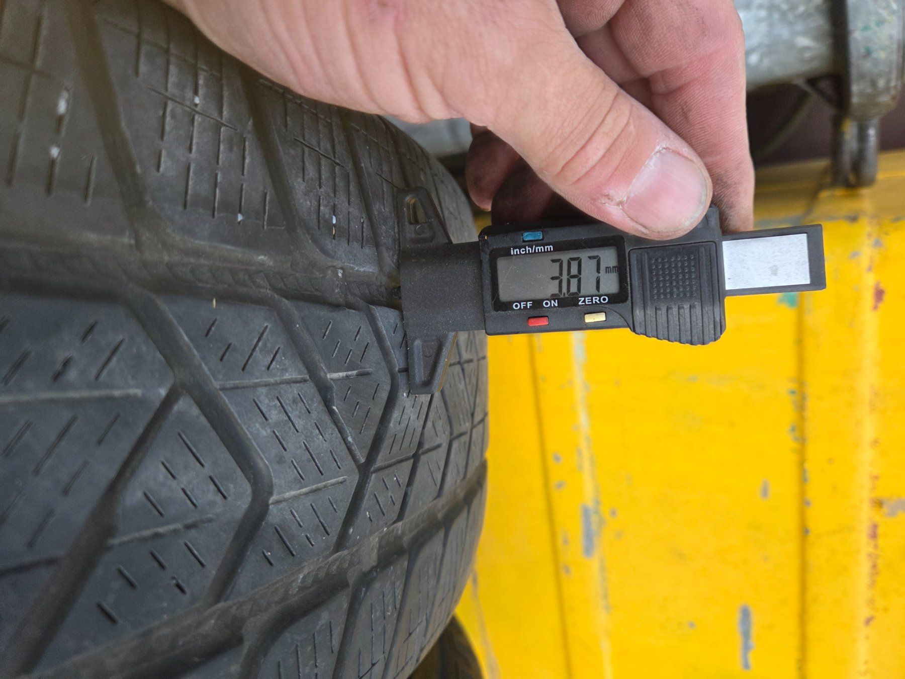 Pneumatici & Ruote complete: 225 / 65 R 17 – Usato da Fischbach-Göslikon venduto da 5620BremgartenAG 1