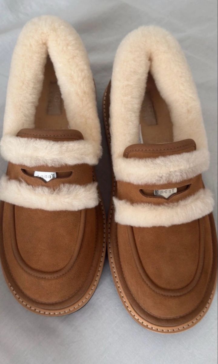 Scarpe da donna: Ugg boots – Nuovo (secondo la descrizione) da Wollerau venduto da mah_9jrb 4