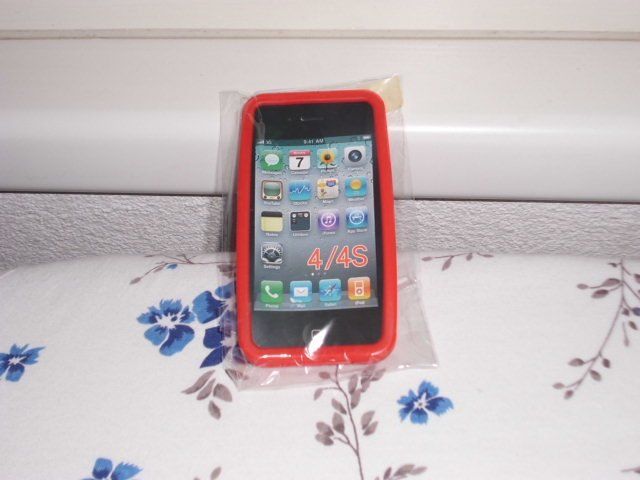 Cover & Protezioni schermo: SILIKON ETUI IPHONE 4+4S ROT – Nuovo e nell'imballaggio originale da Möhlin venduto da Dominik69