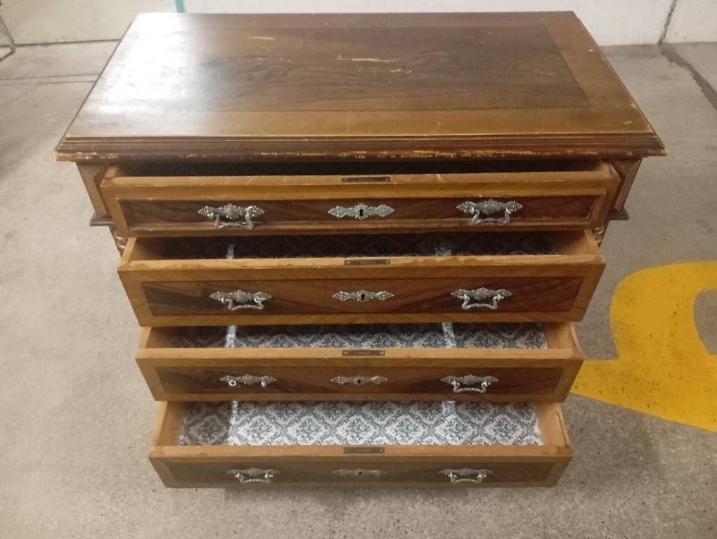 Cassettiere: Holz Kommode mit Schubladen – Usato da Basel venduto da Petergunn 2