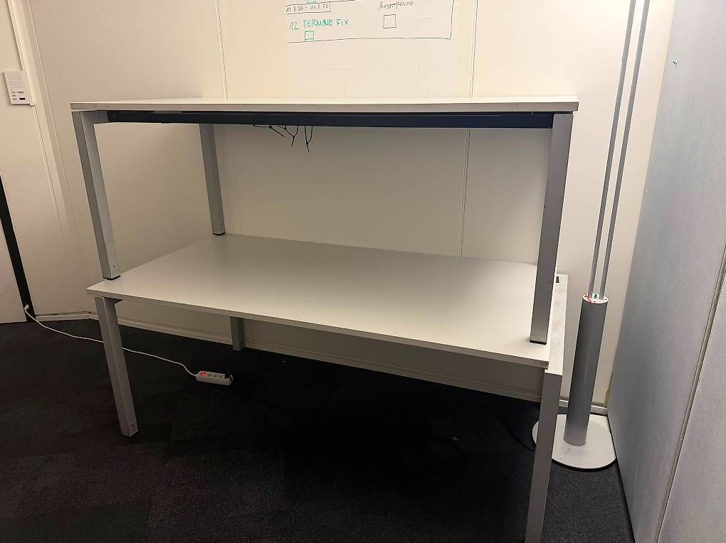 Tables: 3 Tische Gratis – D'occasion à Lufingen par Ricardo1991