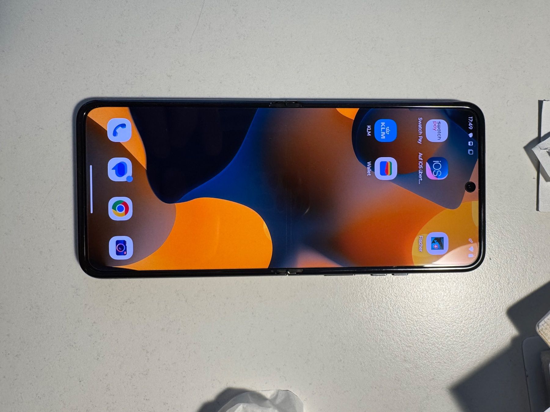 Motorola Telefoni cellulari / Smartphones: Motorola Razr 40 Ultra Schwarz – Usato da Holzhäusern ZG venduto da Promaf 1