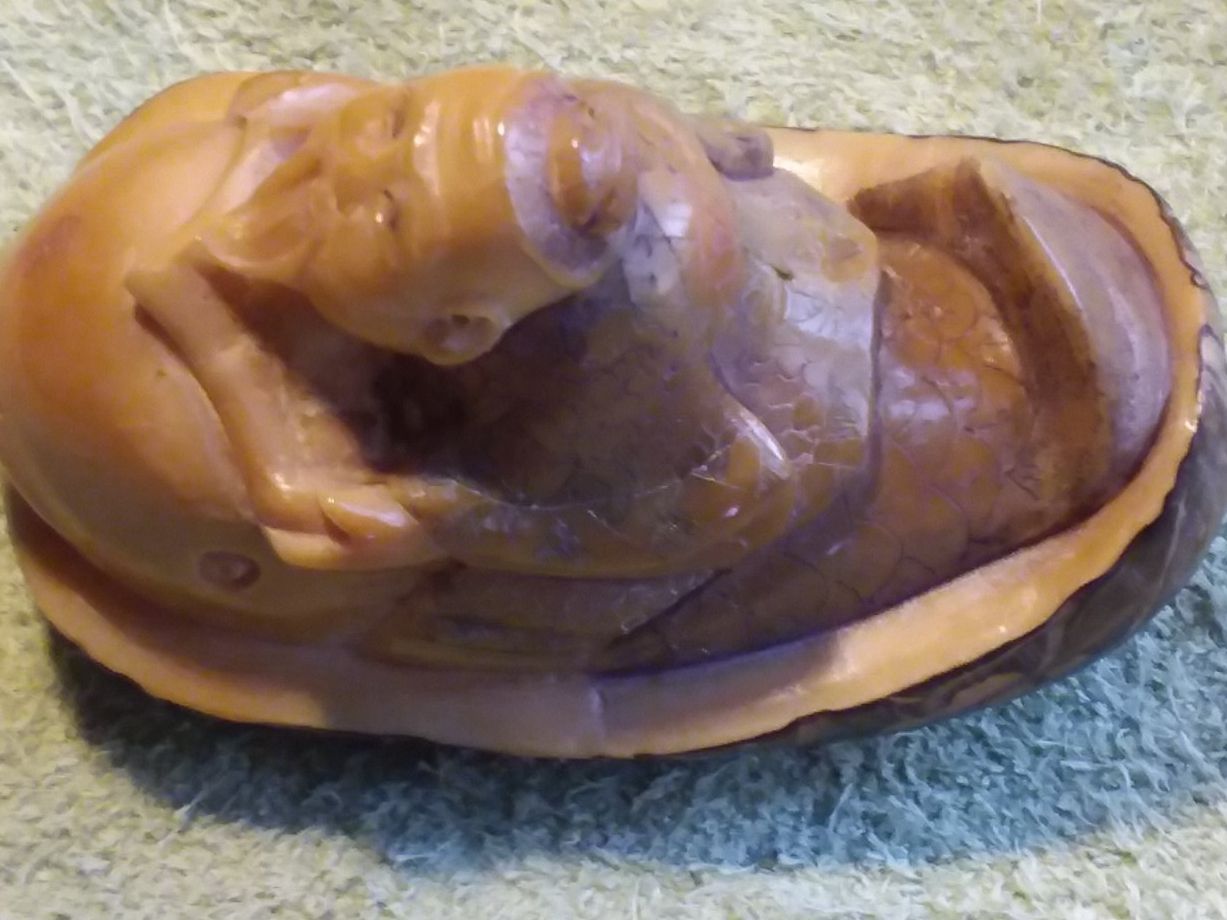 Statuette: Signiertes Netsuke, Mönch reitet Wal, Japan – Usato da Zürich venduto da sanwit 5