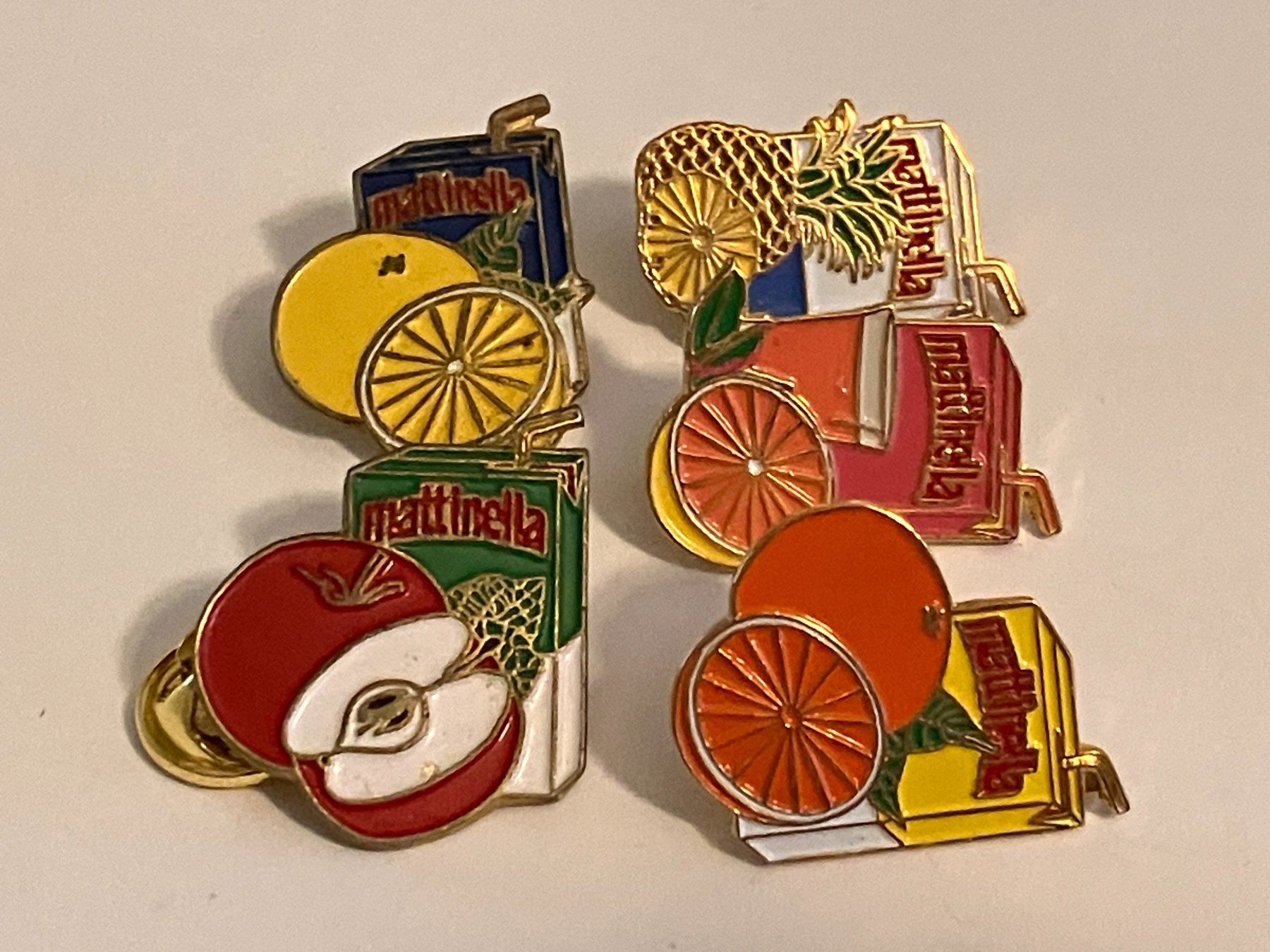 Placchette & Badge: 5 Pin Mattinella Fruchtsäfte – Usato da Basel venduto da djwwpp