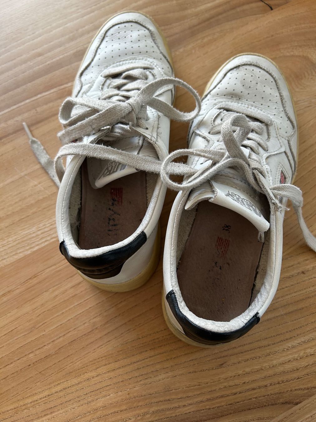 Autry Scarpe da donna: Autry Sneakers weiss Grösse 39 gebraucht – Usato da Chur venduto da lea_qg88 1