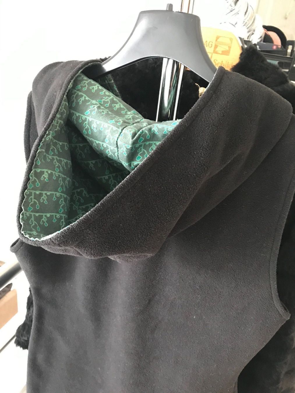 Vestiti: TRANQUILLO Fleece Kleid Schwarz – Usato da Glattfelden venduto da Danshari 5