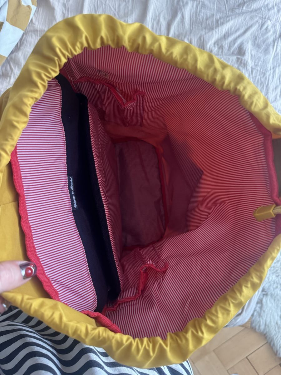 Herschel Zaini: Herschel Backpack Yellow 25L good condition – Usato da Bern venduto da kac_f6fr 5
