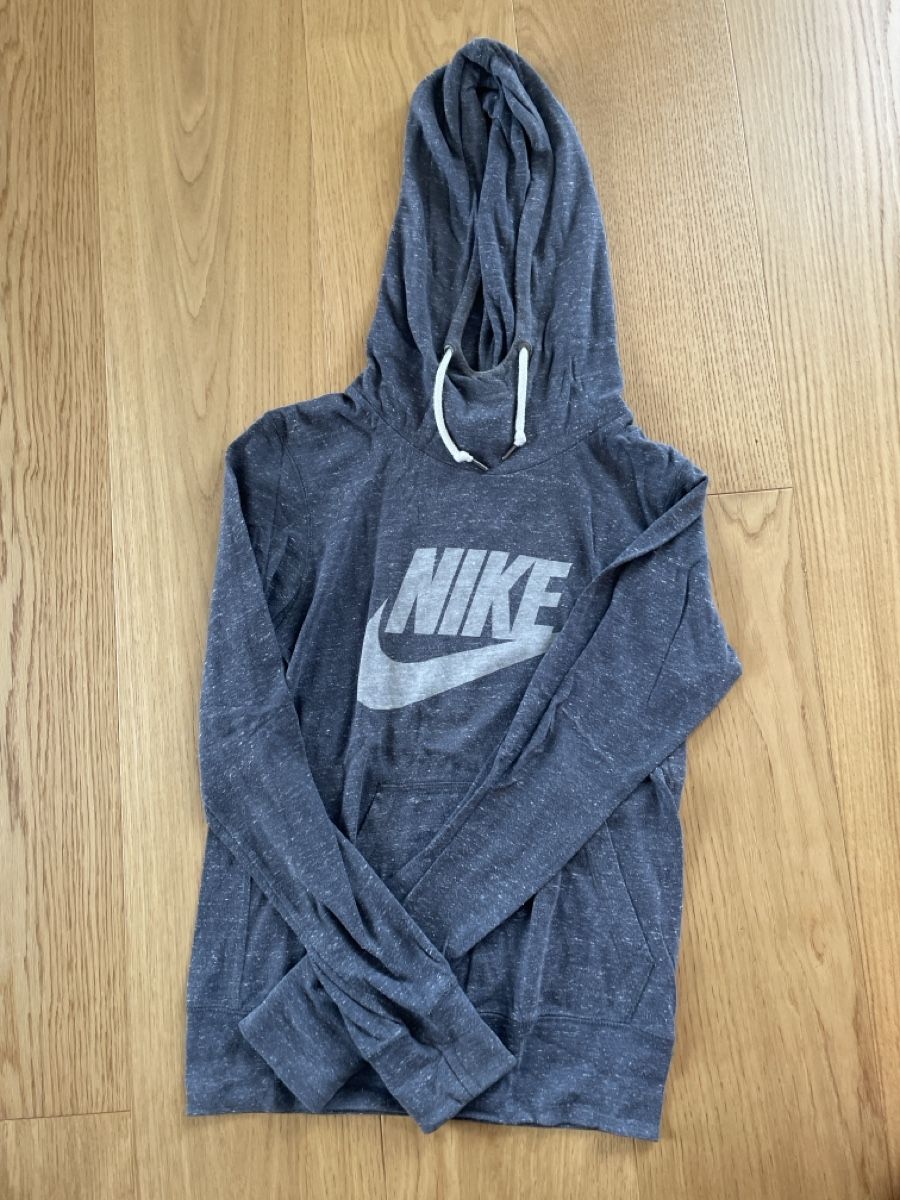 Nike Maglioni & Felpe: Nike Hoodie – Usato da Kilchberg BL venduto da ann_kwk5