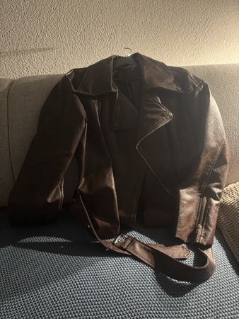 Lederimitat Jacke braun mit Gürtel in gutem Zustand