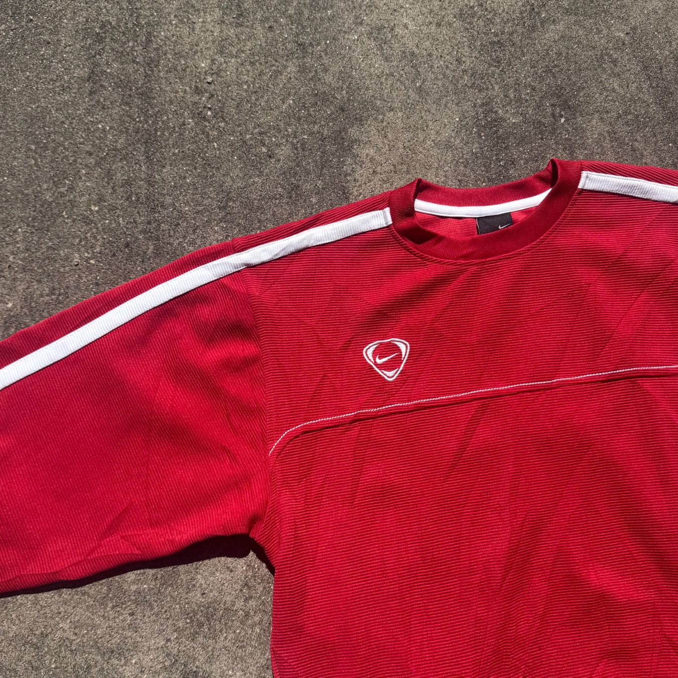 Nike Pullover & Sweatshirts: Nike Shox retro red 00s sweatshirt pull pullover vintage – Gebraucht aus St. Gallen von sourced_limited 1
