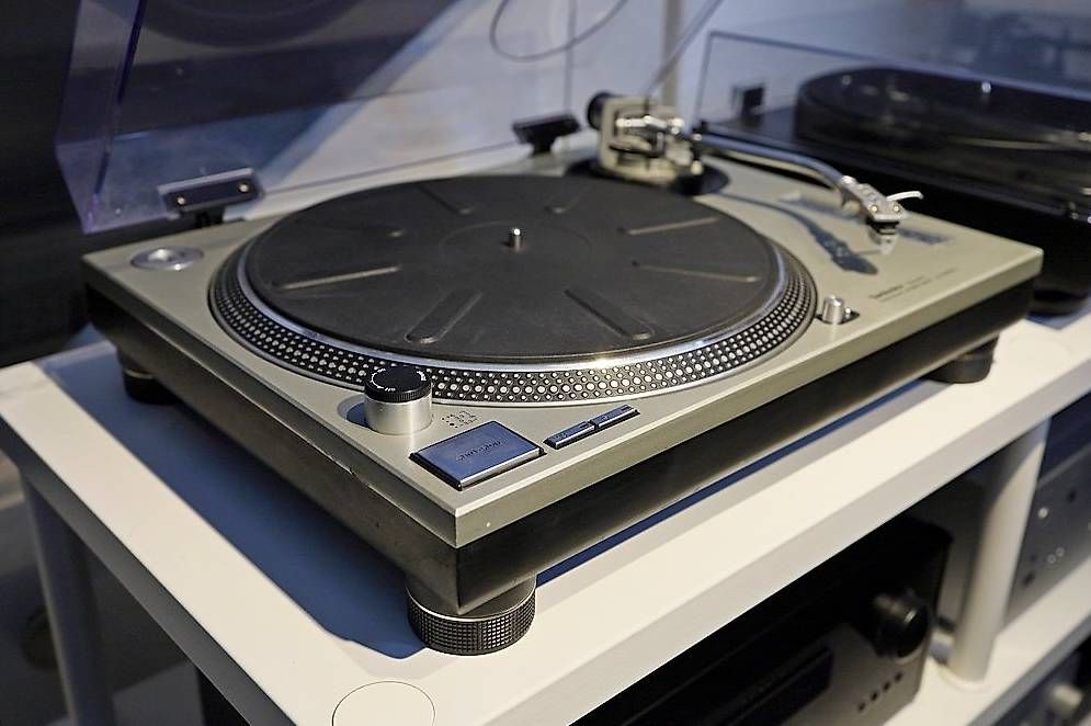 Technics Giradischi: Technics SL1200 DJ Spieler – Usato da Luzern venduto da Hifipro 4