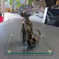 Ein Unikat: Skulptur Blech-Katze auf Glassockel, Handarbeit