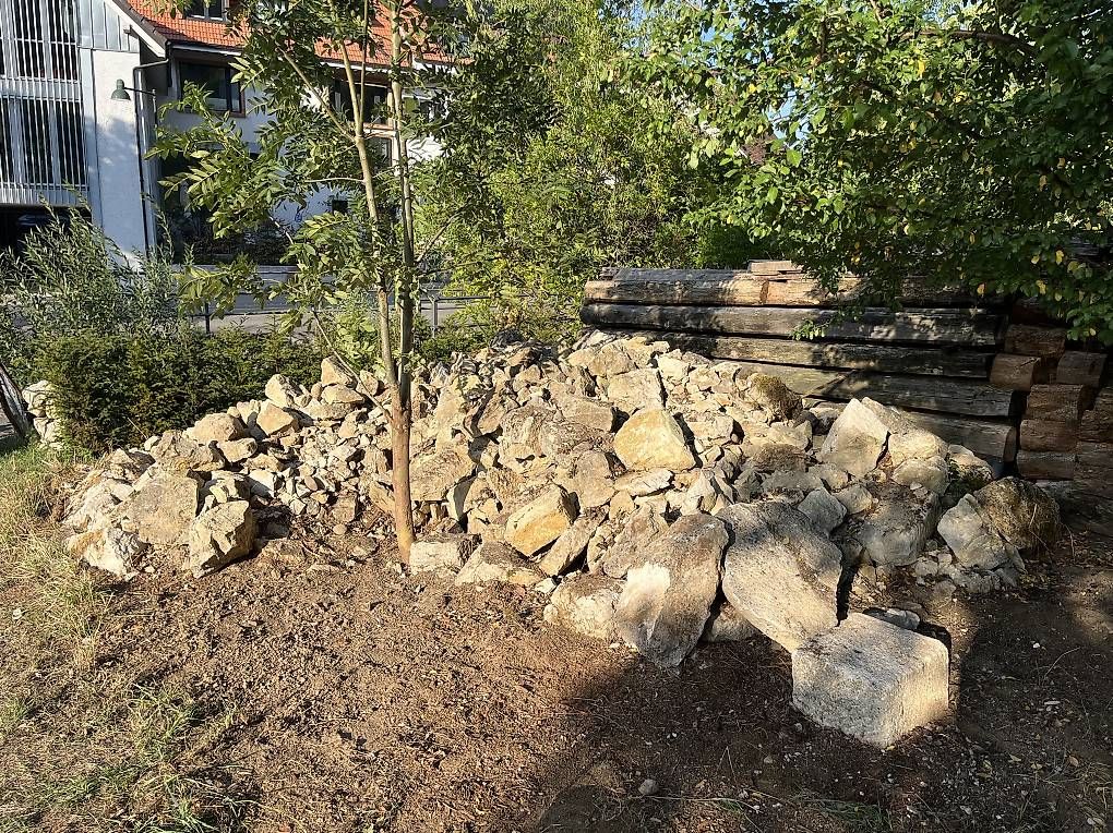 Pietre & tegole: Naturbruchsteine – Usato da Ormalingen venduto da L.Pauschenwein 1