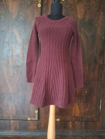 Hollister . Ministrickkleid . XS . Bordeaux .