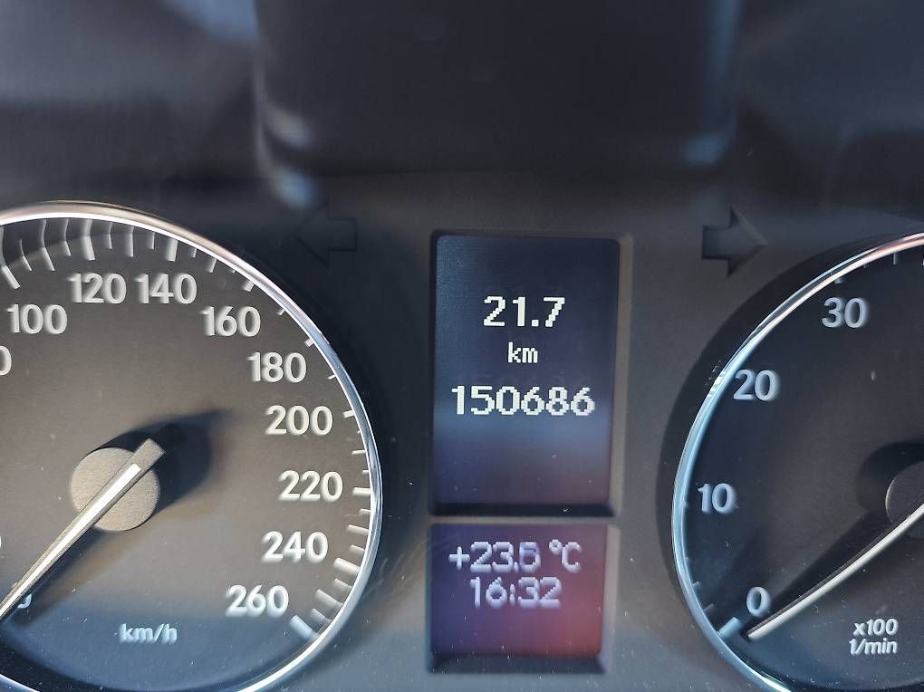 Automobili: Mercedes-Benz 230 Kompressor – Usato da Schinznach-Dorf venduto da Matzek 2