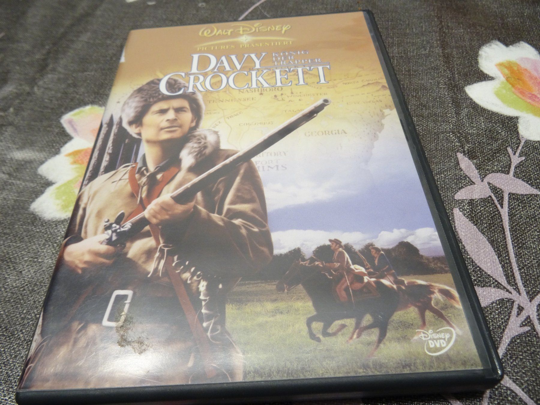 Tous les DVDs: Davy Crockett - König der Trapper DVD – D'occasion à Olten par Disc-Verkauf