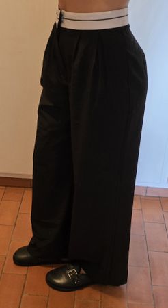 Hosen SHEIN, schwarz, dünne Stoff, Grösse M, weiss gestreift