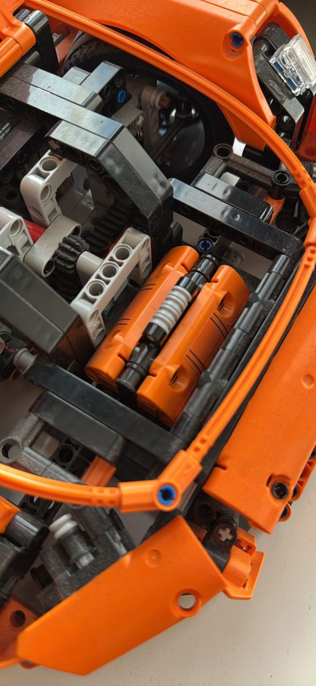 Lego Kit di costruzioni: Lego Technic 42056 Porsche 911 GT3 RS – Usato da Luzern venduto da geo_6fms 1