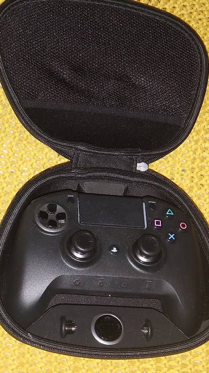 Razer Controller: Razer Raiju Ultimate PS4 Controller – Usato da Udligenswil venduto da Thisu77