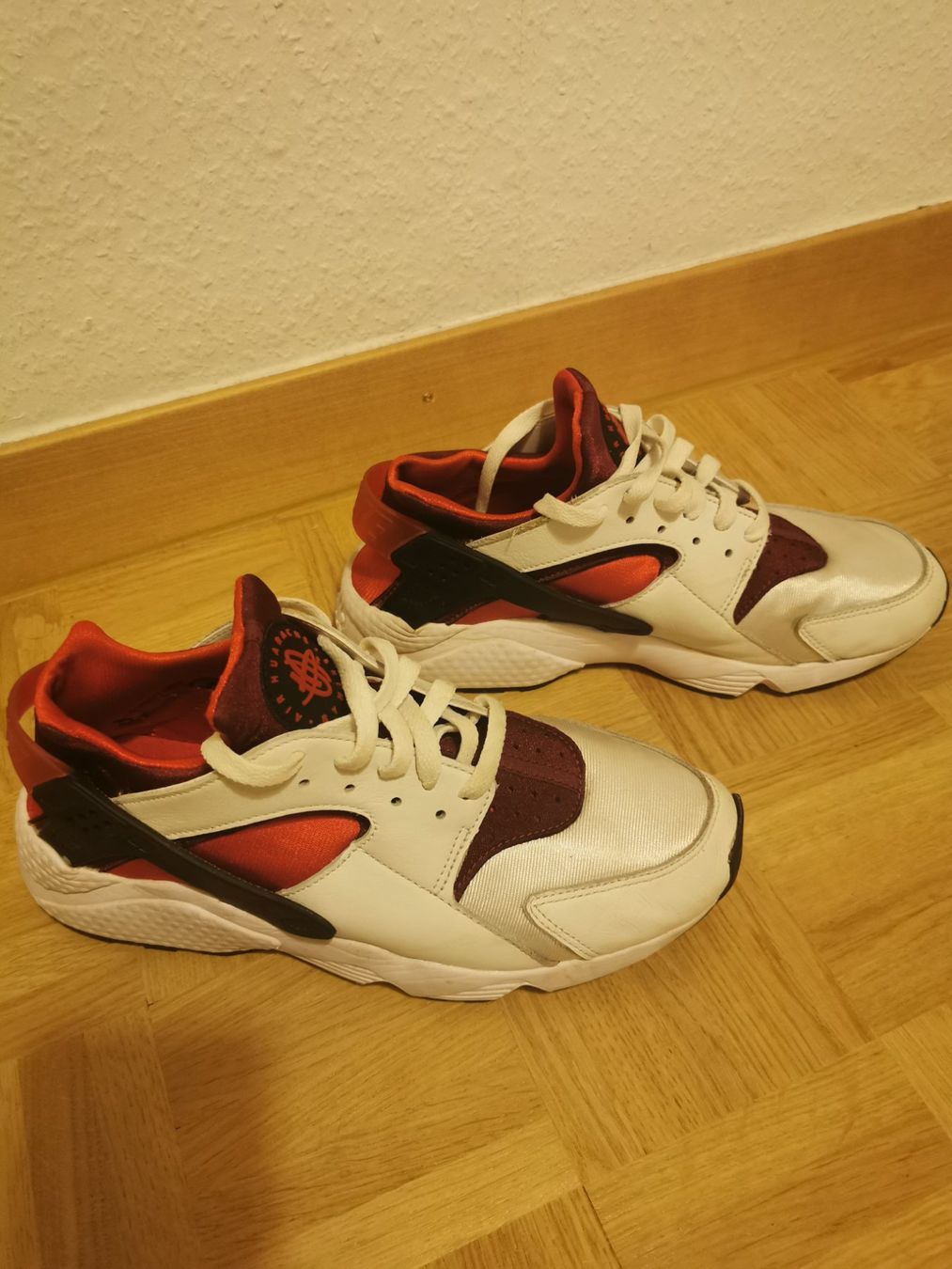 Nike Scarpe da uomo: Nike HUARACHE – Usato da Genève venduto da rescateCH