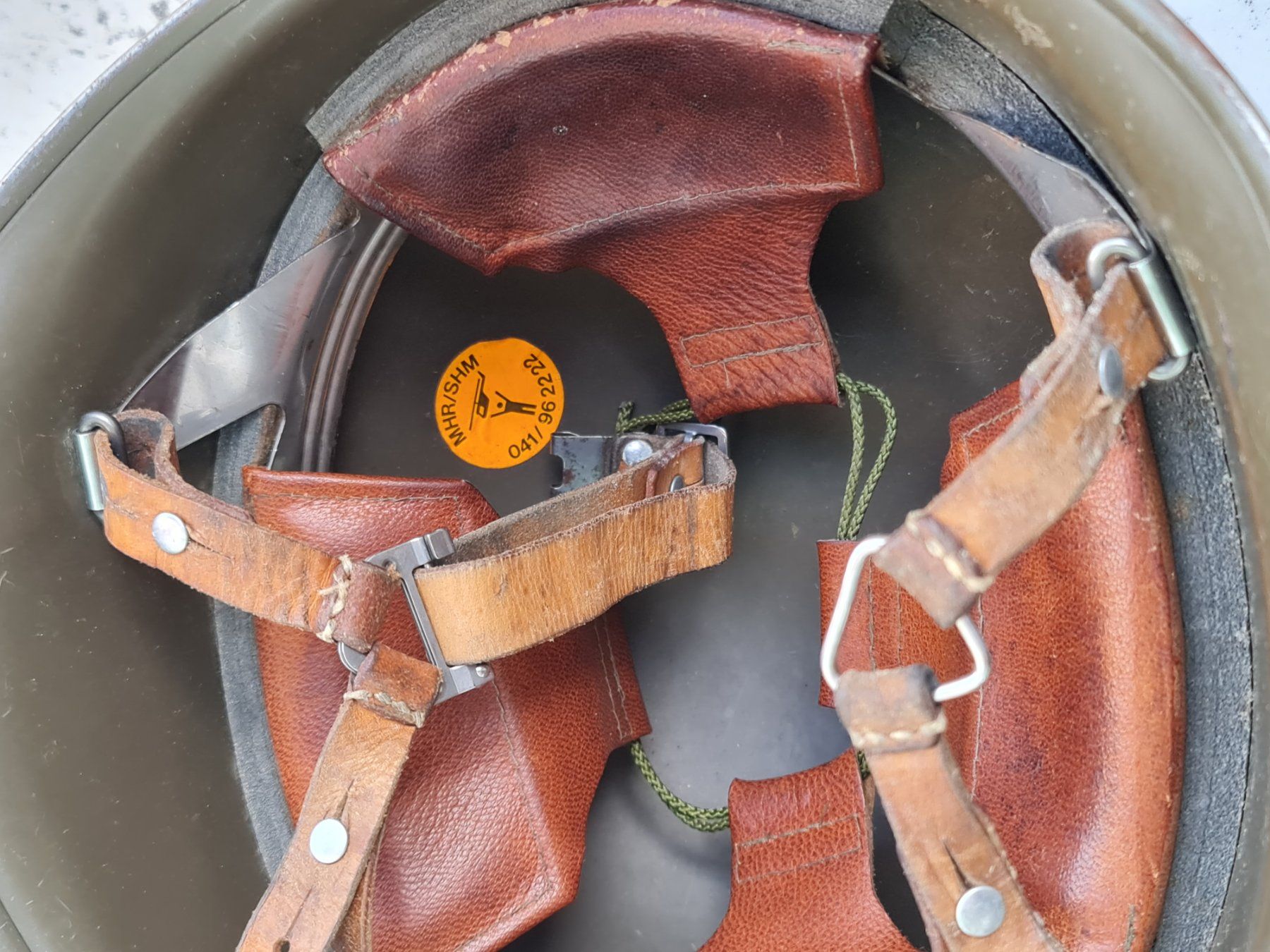 Uniformi & Effetti personali: Militärhelm – Usato da Sins venduto da tomeks 5