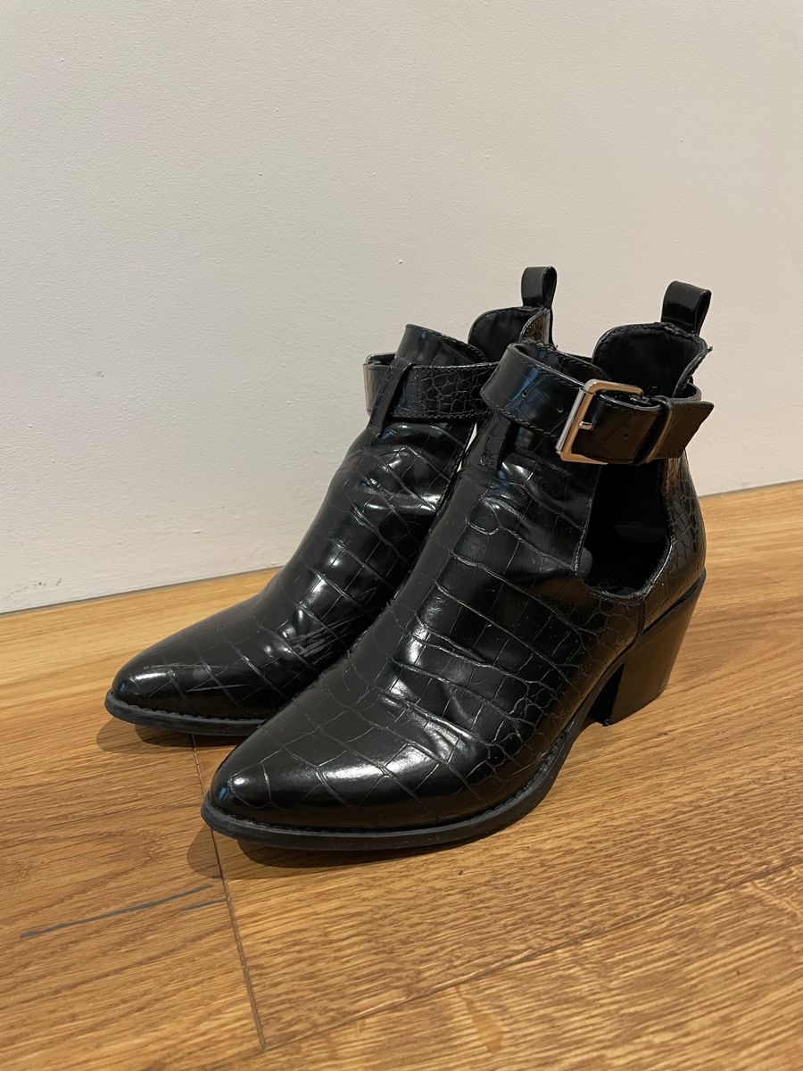 Scarpe da donna: Stiefeletten Kunstleder – Usato da Zofingen venduto da silbosja