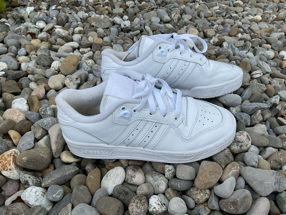 Adidas Herrenschuhe: Adidas Sneaker Grösse 38 – Gebraucht aus Rickenbach SZ von Gambit_1