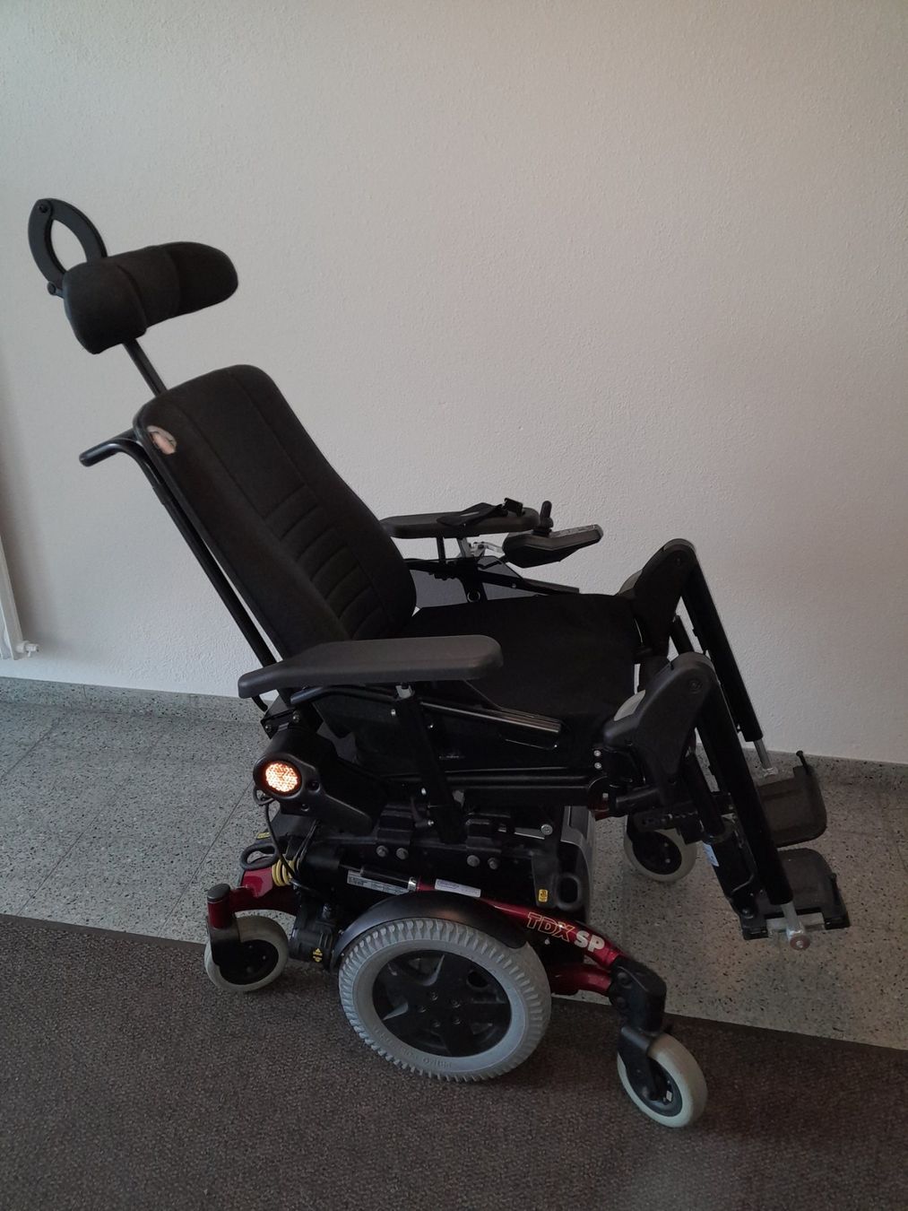 Sedie a rotelle: INVACARE  elektrischer Rollstuhl TDX – Usato da Berg TG venduto da Mercur12