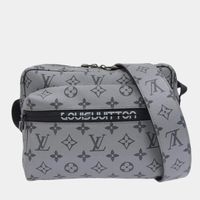 ❄️Louis Vuitton Silver Outdoor Messenger Limited Edition❄️
